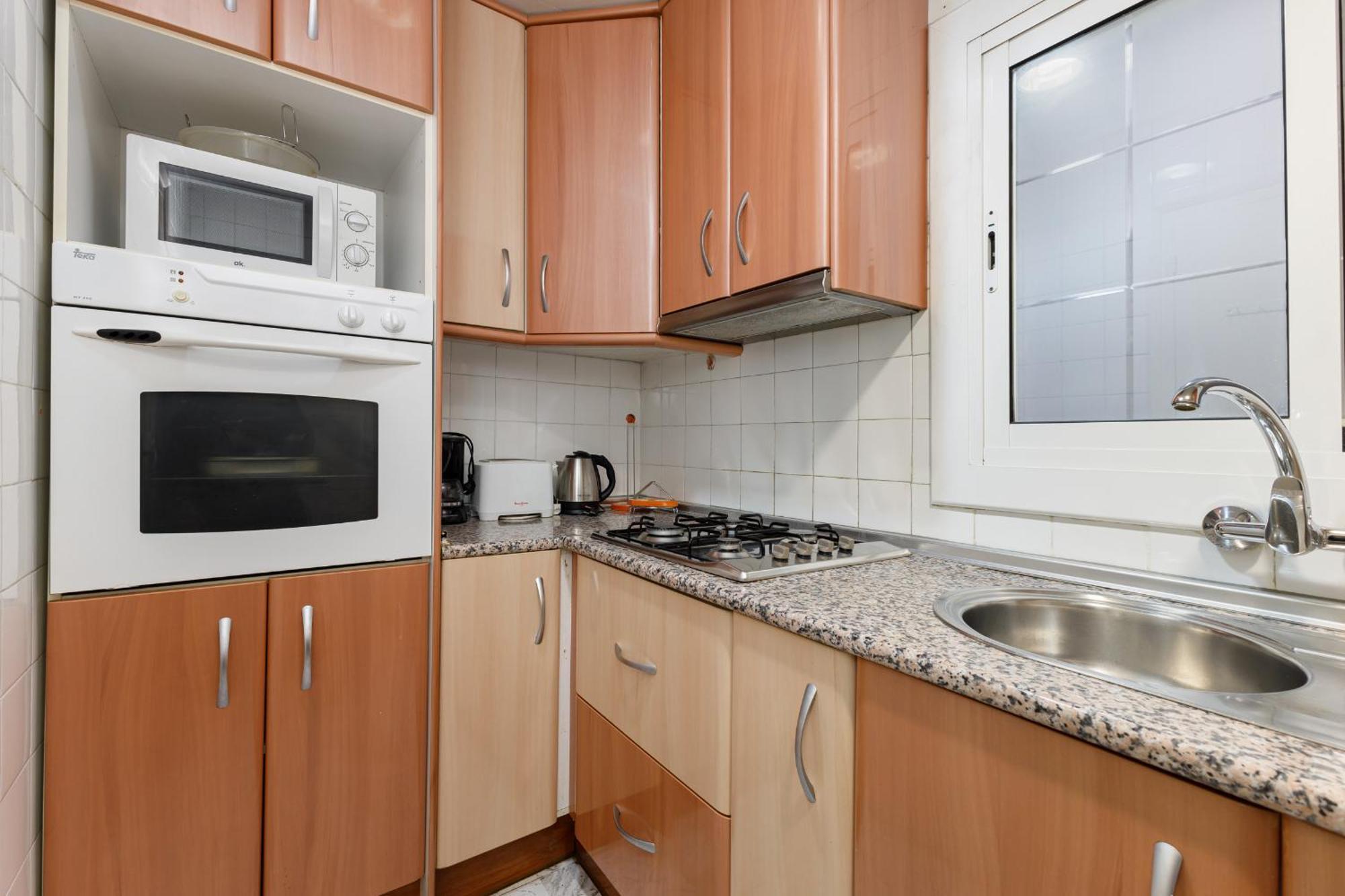 Besos - Bright Apartment Close To Congress & Port Сан-Адриан-де-Бесос Экстерьер фото