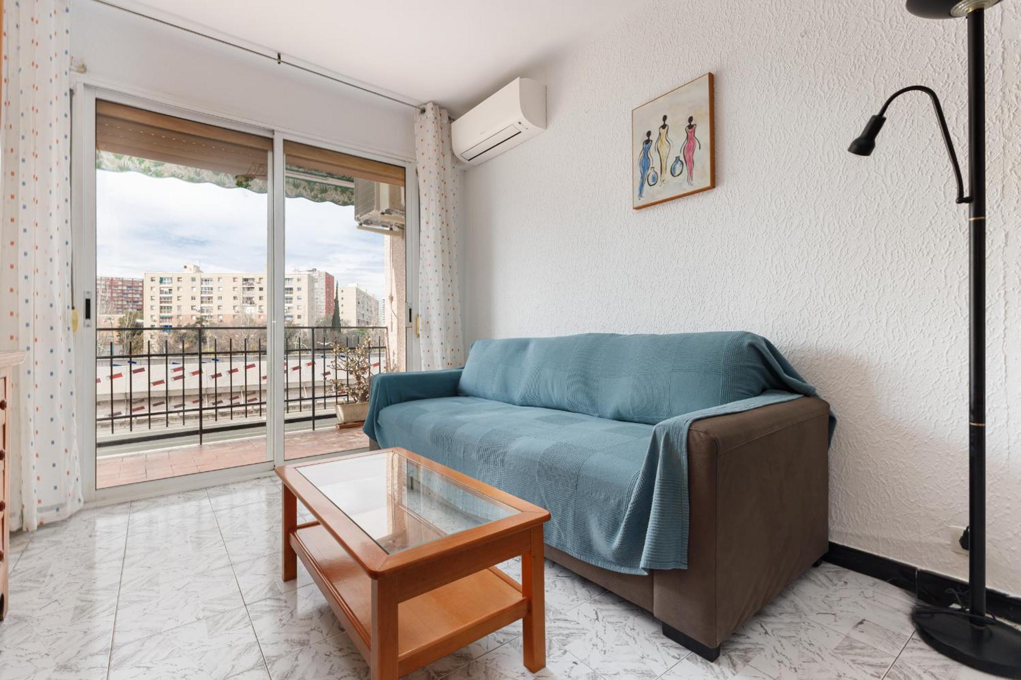 Besos - Bright Apartment Close To Congress & Port Сан-Адриан-де-Бесос Экстерьер фото