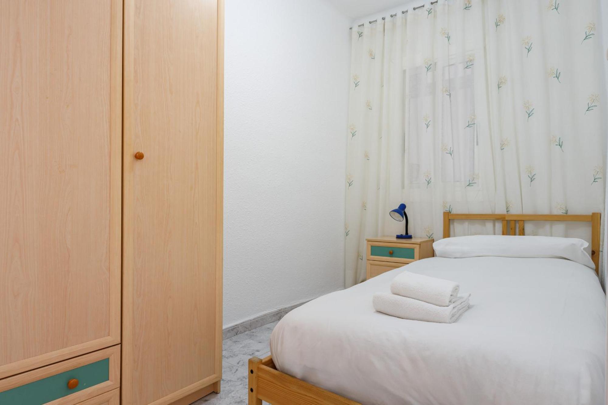 Besos - Bright Apartment Close To Congress & Port Сан-Адриан-де-Бесос Экстерьер фото