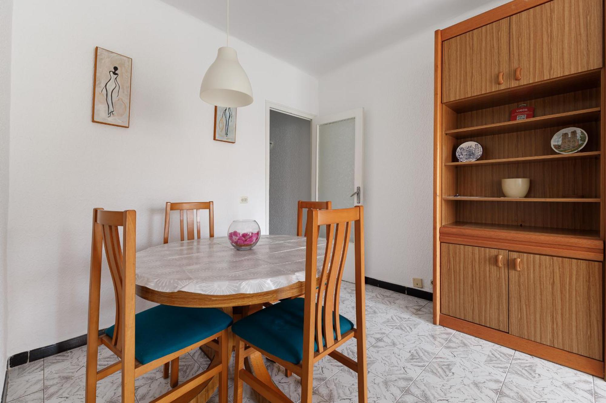 Besos - Bright Apartment Close To Congress & Port Сан-Адриан-де-Бесос Экстерьер фото