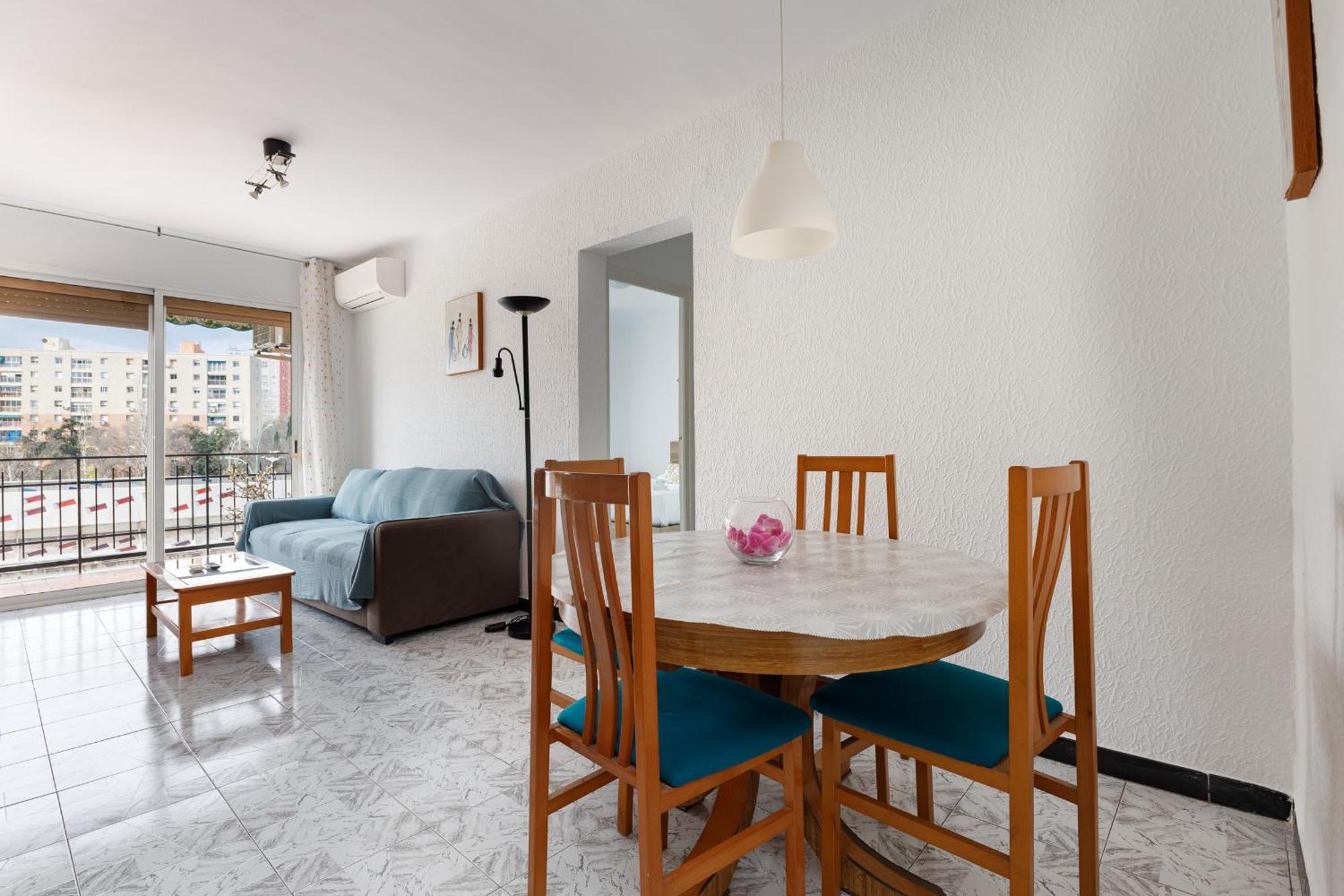 Besos - Bright Apartment Close To Congress & Port Сан-Адриан-де-Бесос Экстерьер фото